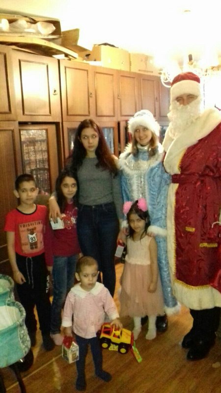 Поздравление детей Дедом Морозом и Снегурочкой - Центр Юность