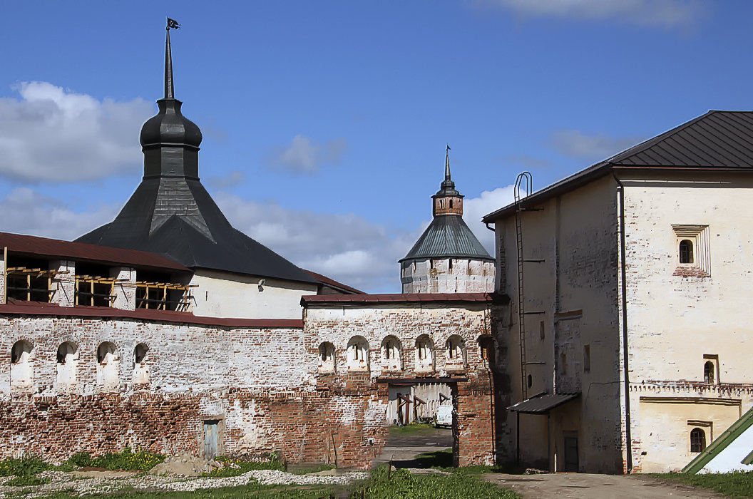 Стены и башни старинного монастыря - Nikolay Monahov