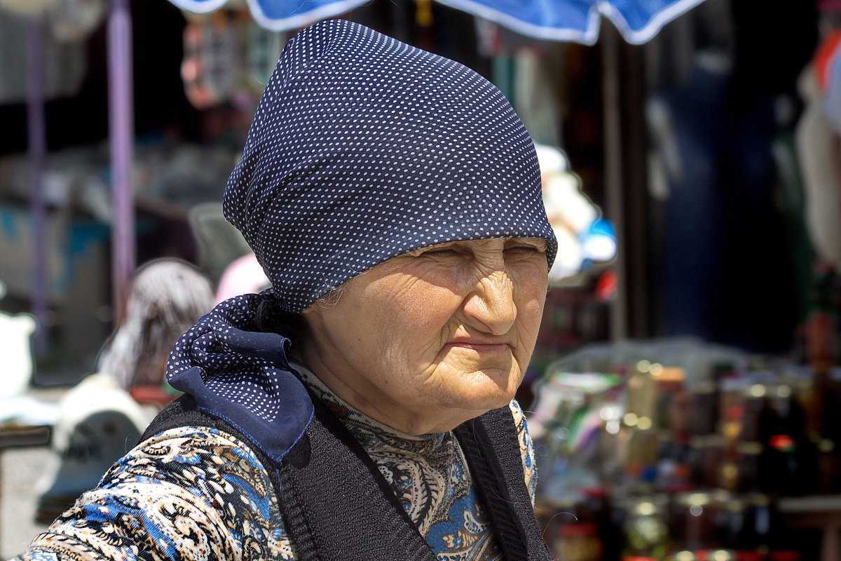 Директор "землетрясения" - M Marikfoto