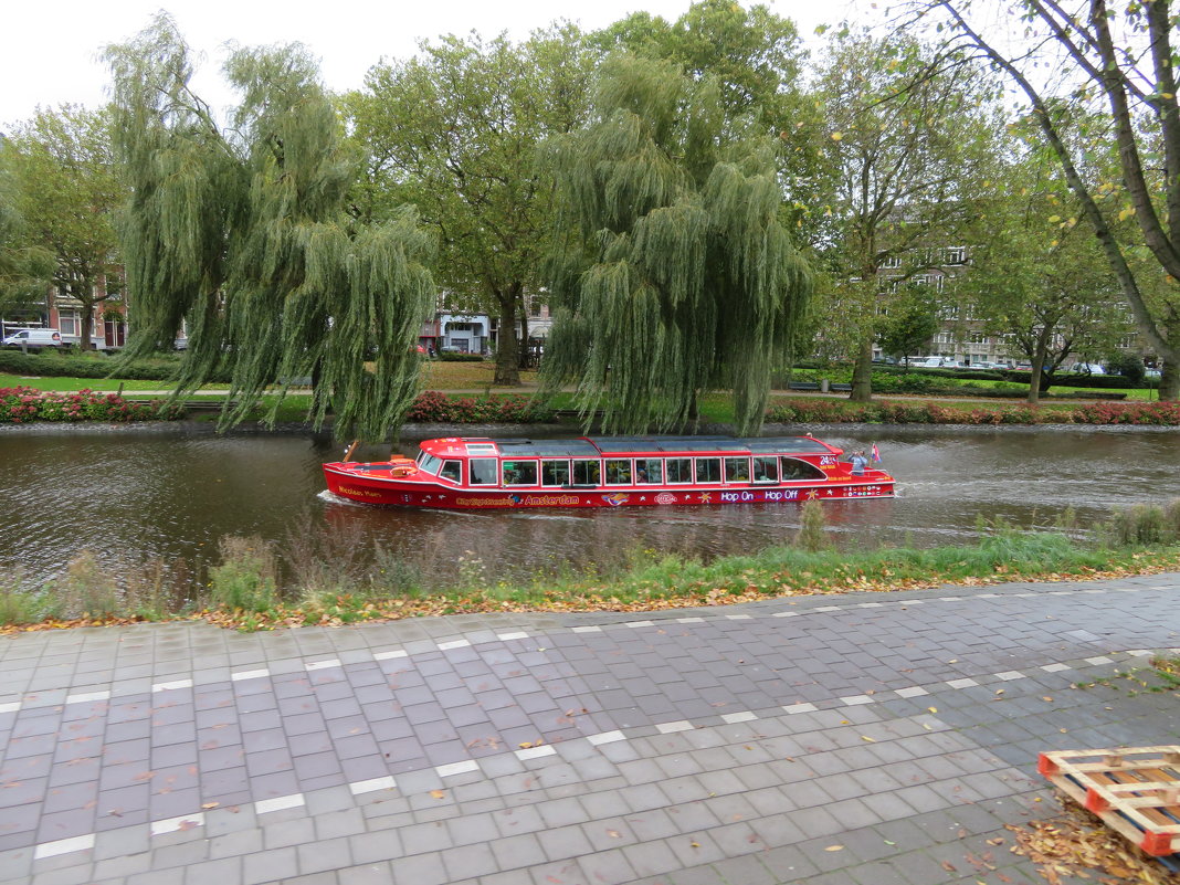 Экскурстонный катер в Амстердаме - Natalia Harries