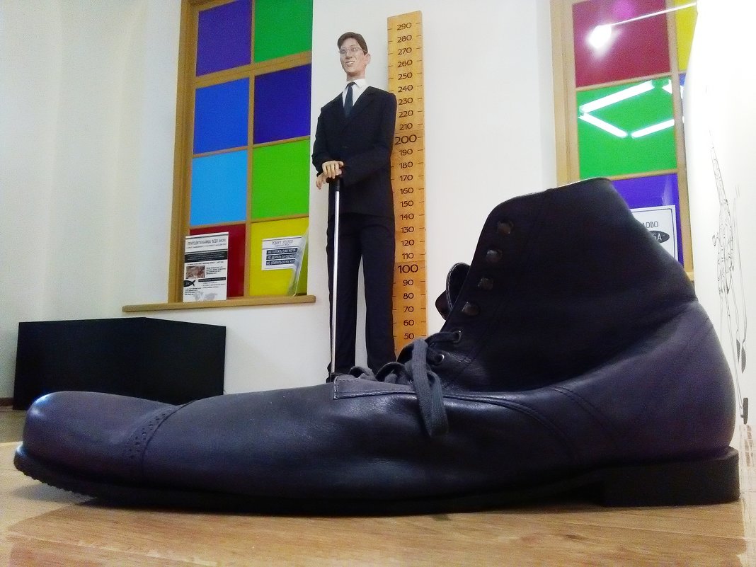 Роберт Уодлоу и его ботинок 47 размера - Андрей Иванов