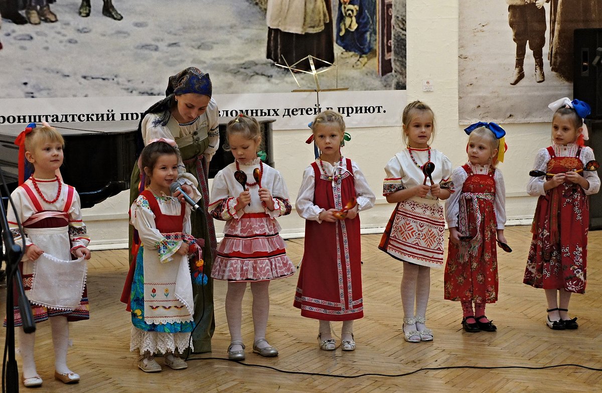 Выступление детского фольклорного ансамбля - Елена Павлова (Смолова)