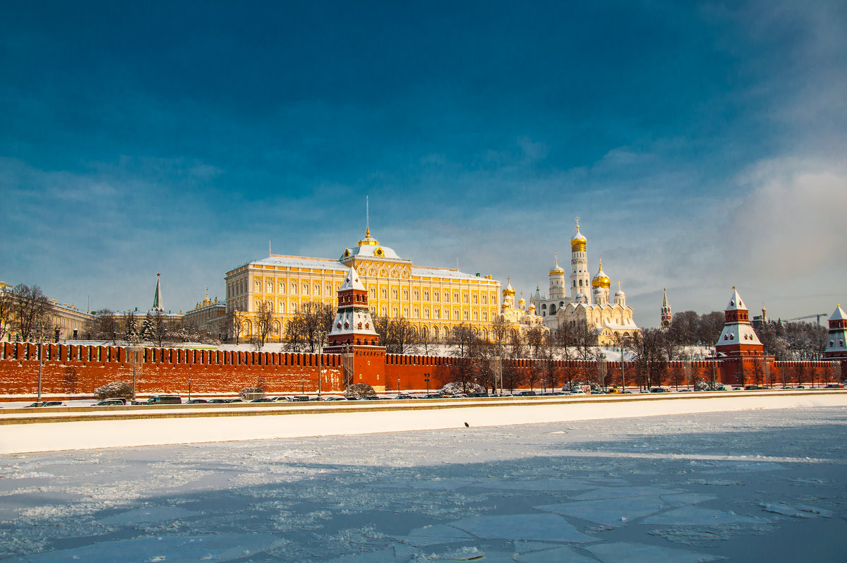 Заснеженный кремль - Alexander Petrukhin 