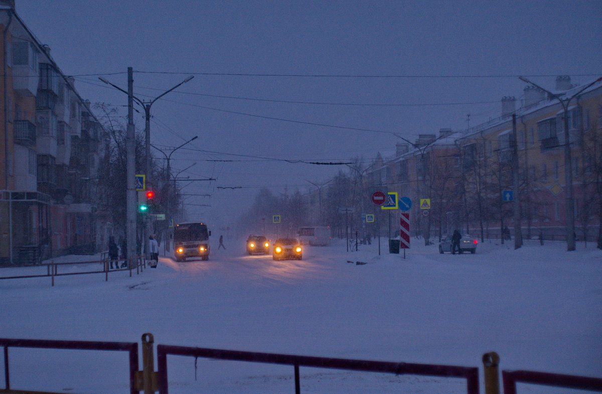 В снегопад, в  снегопад... - Михаил Полыгалов