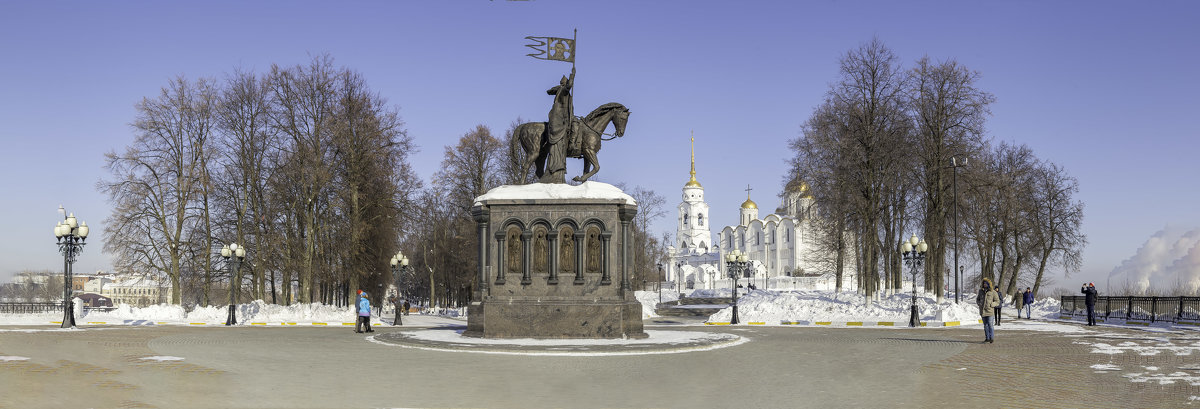 Успенский собор и памятник князю Владимиру - Александра 