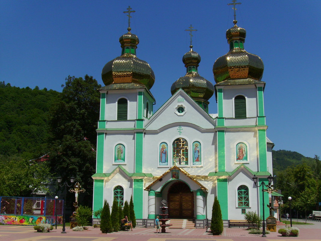 Православный   храм  в   Рахове - Андрей  Васильевич Коляскин