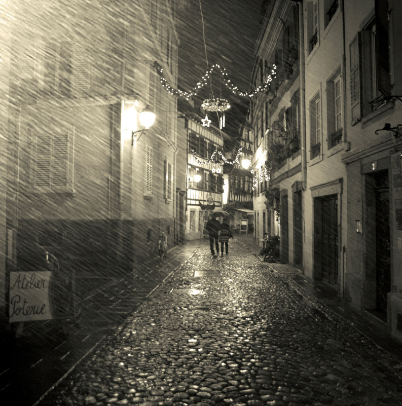ночная прогулка зимний дождь - Mikhail 