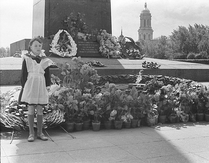 Киев. Пионерский пост у обелиска  1962 - Олег Афанасьевич Сергеев