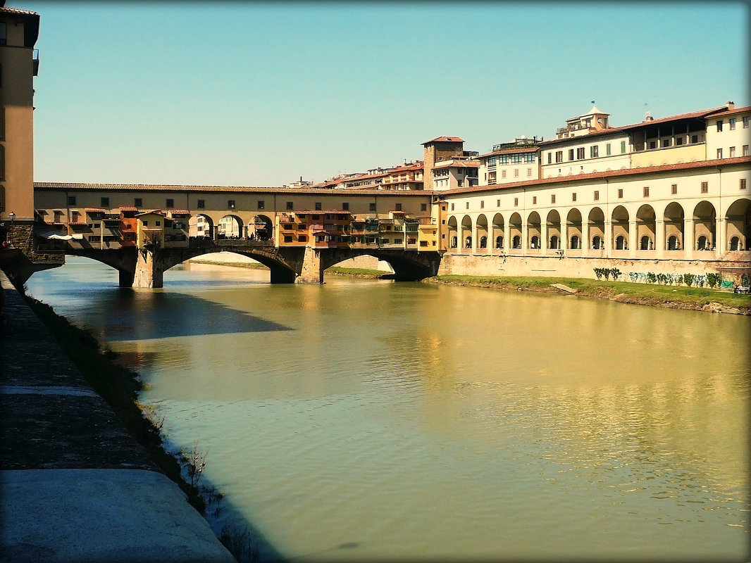 Понте Веккьо (Ponte Vecchio) на реке Арно во Флоренции - Galina Belugina