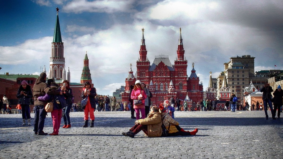 Туристы в Москве.Весна. - Лара ***