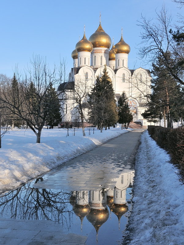 Ярославль, апрель 2018, городские отражения - Николай Белавин