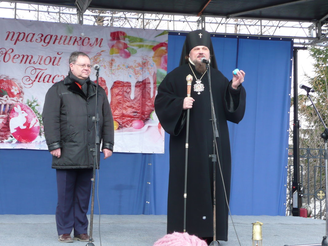 Поздравление Архиепископа Сыктывкарского и Коми-Зырянского Питирима с мэром - Виктор 