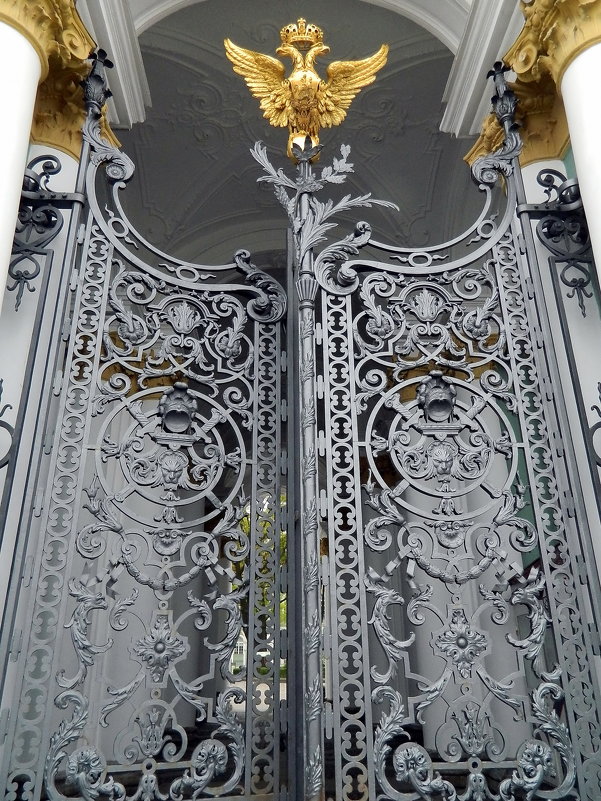 Ворота Зимнего дворца - Алла Захарова
