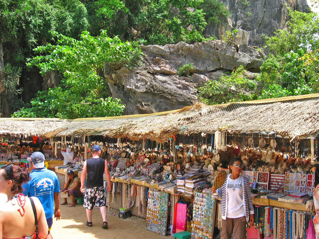 рынок сувениров на острове Као Пинг Кан - ИРЭН@ .