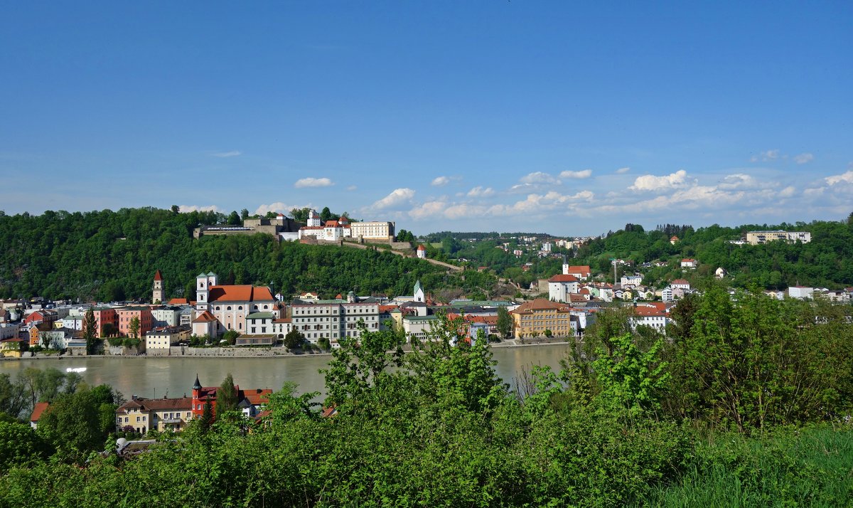 Баварский городок Пассау, граничащий с Чехией и Австрией, находится на острове в окружении трех рек - Galina Dzubina