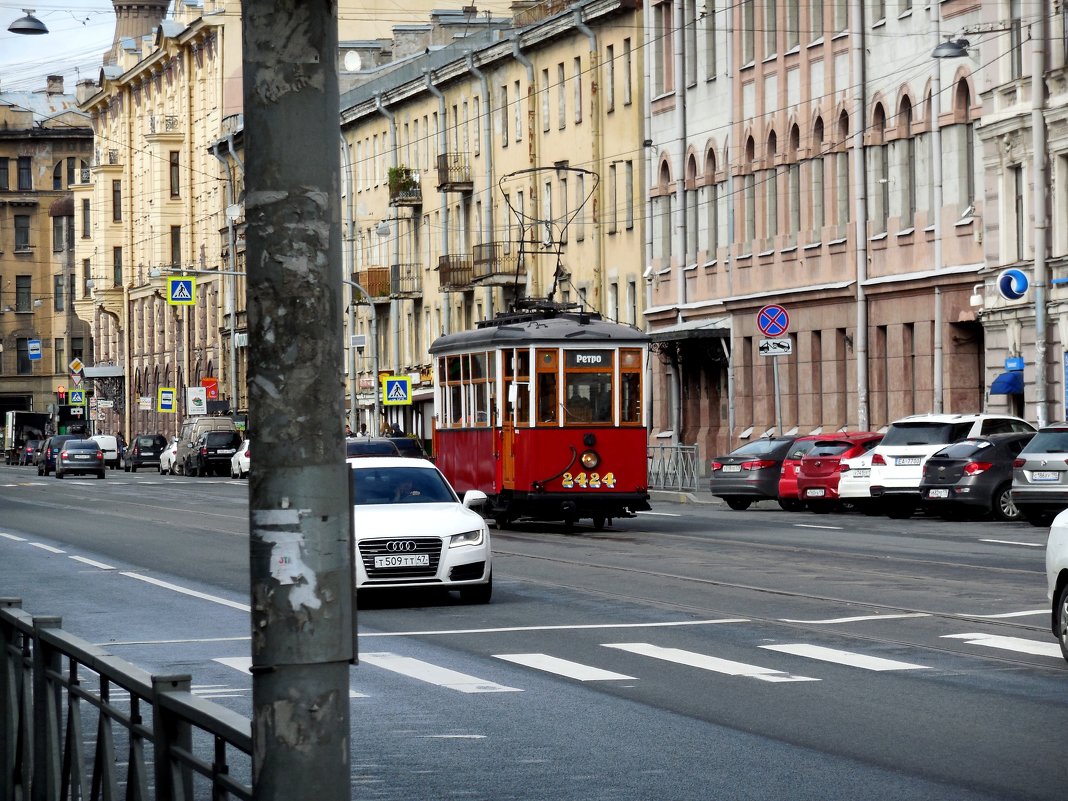 Старое и новое на улицах Петербурга - Надежда 