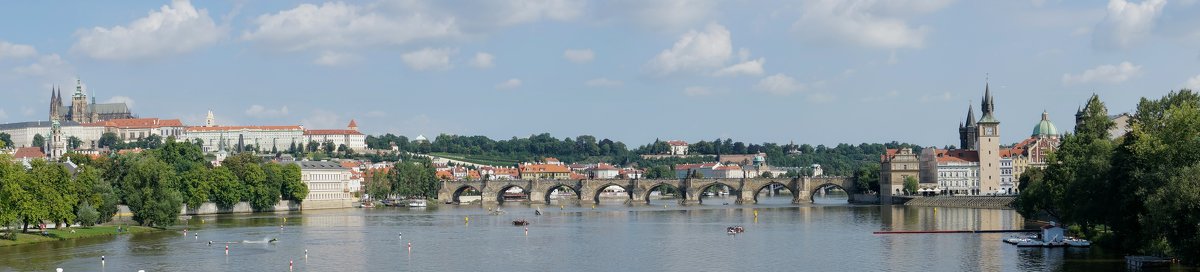 Прага, вид на Карлов мост - IURII 