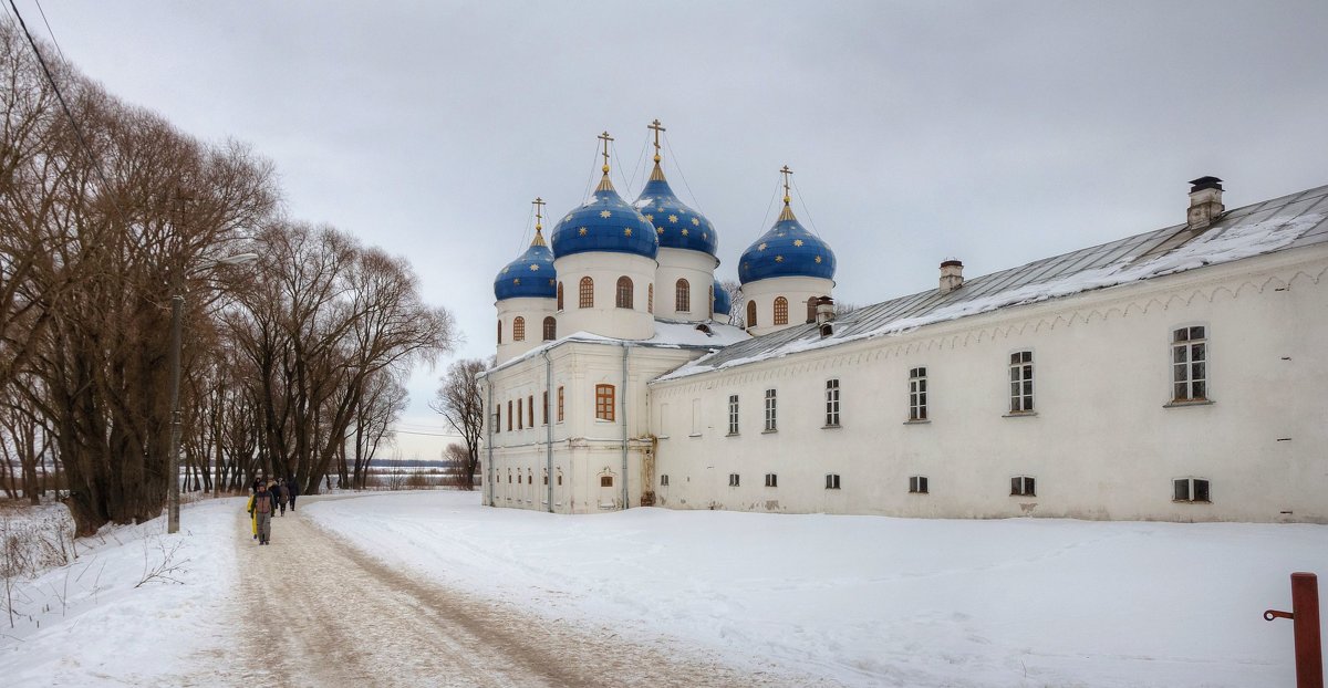 Собор Воздвижения Честного Креста Господня в Юрьевом монастыре - Константин 