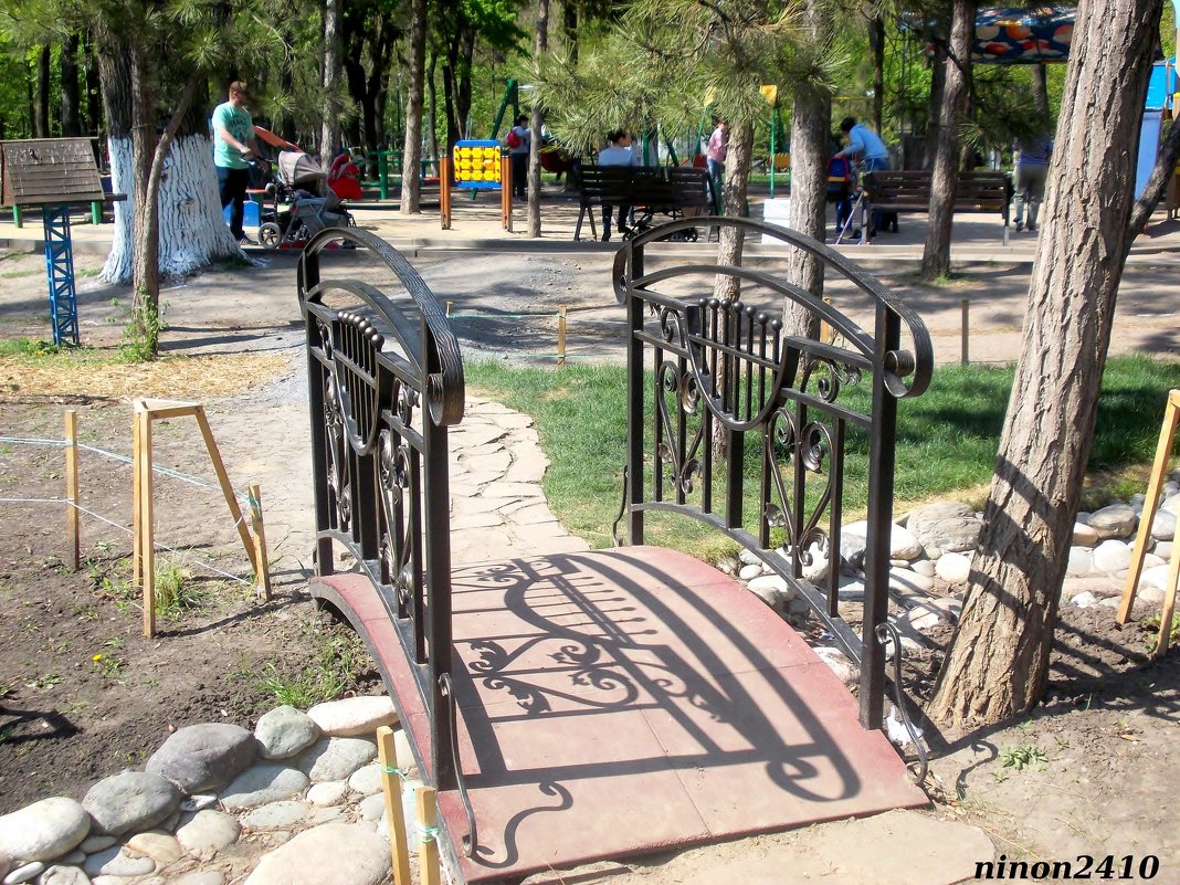 Новый уголок отдыха в городском парке - Нина Бутко