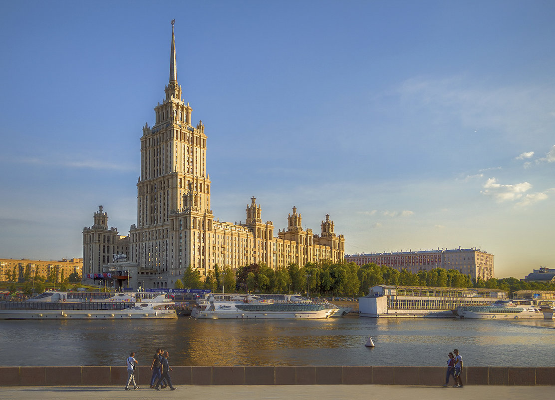 Москва. Гостиница Рэдиссон Ройал, Москва. - В и т а л и й .... Л а б з о'в