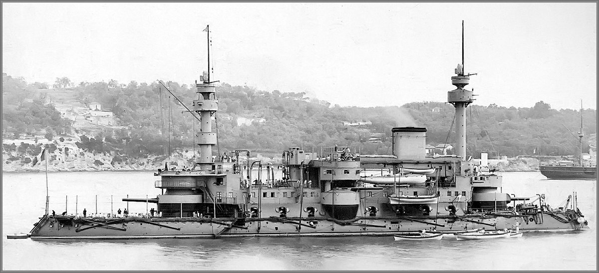 French (ironclad) battleship "Hoche" before her 1895 refit. - Александр 