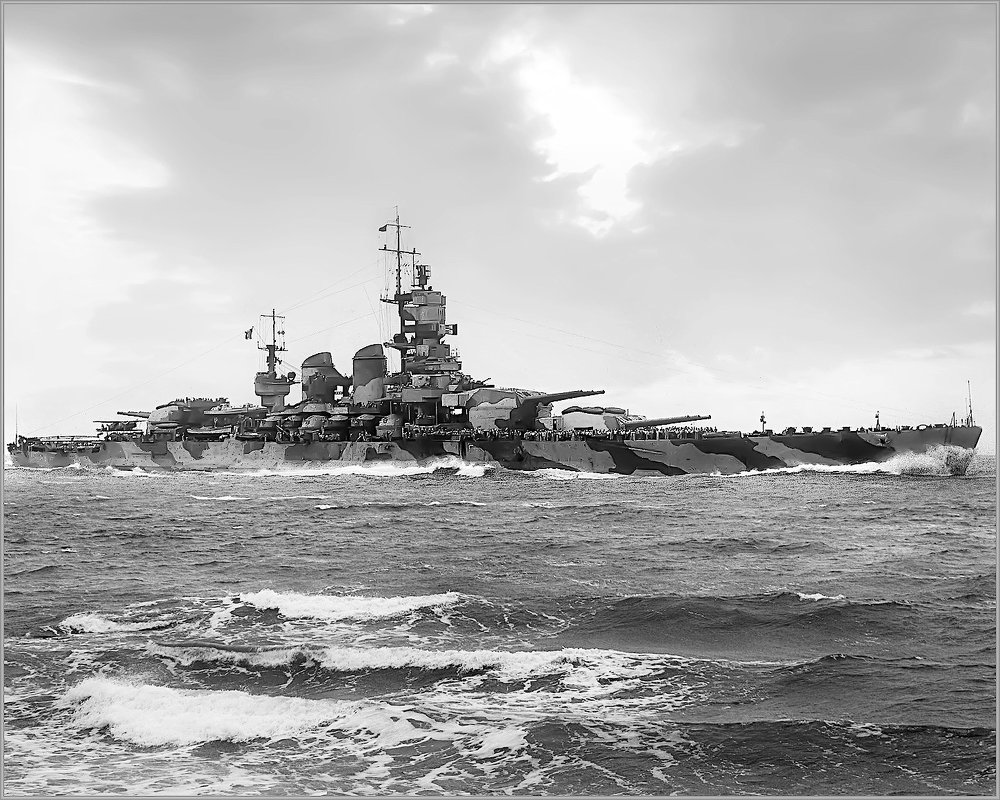 Italian battleship "Littorio" at sea. - Александр 