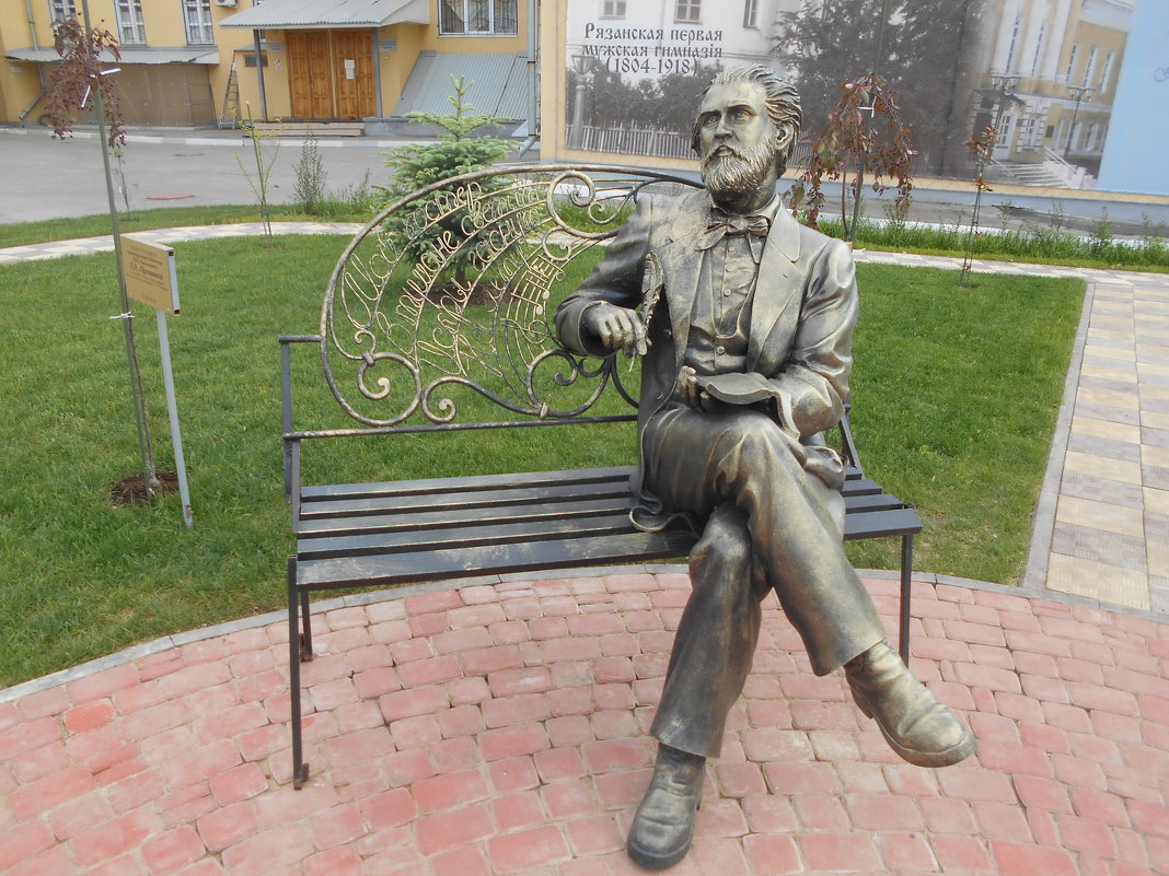 Памятник поэту Якову Полонскому - Tarka 