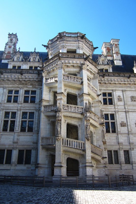 Chateau Blois - Iren Ko