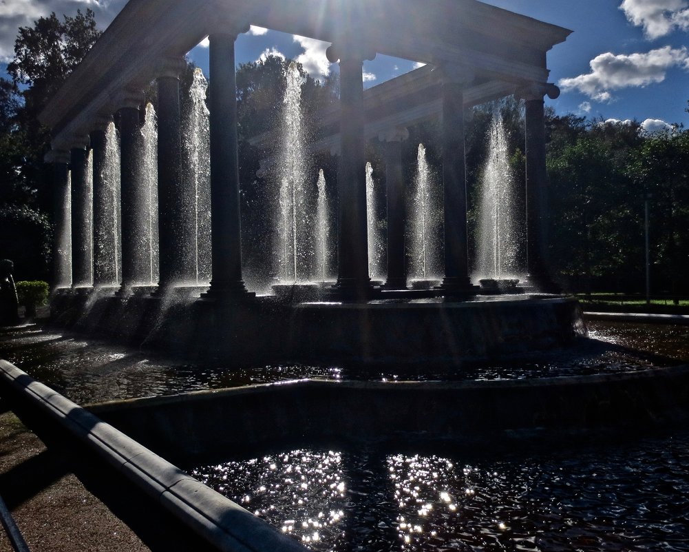 фонтан в Петродворце - Елена 