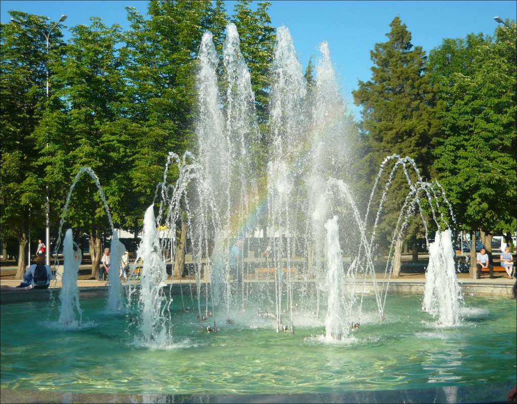 "Радужный" фонтан - Надежда 