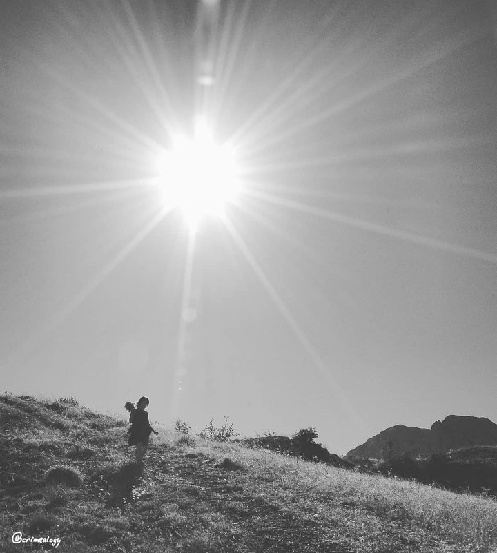 Под ярким крымским солнцем... Under the bright Crimean sun... - Сергей Леонтьев