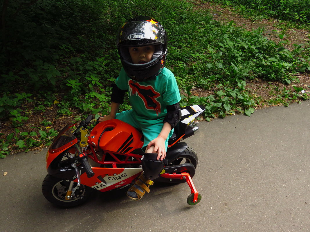 Юному мотоциклисту 5 лет - Андрей Лукьянов