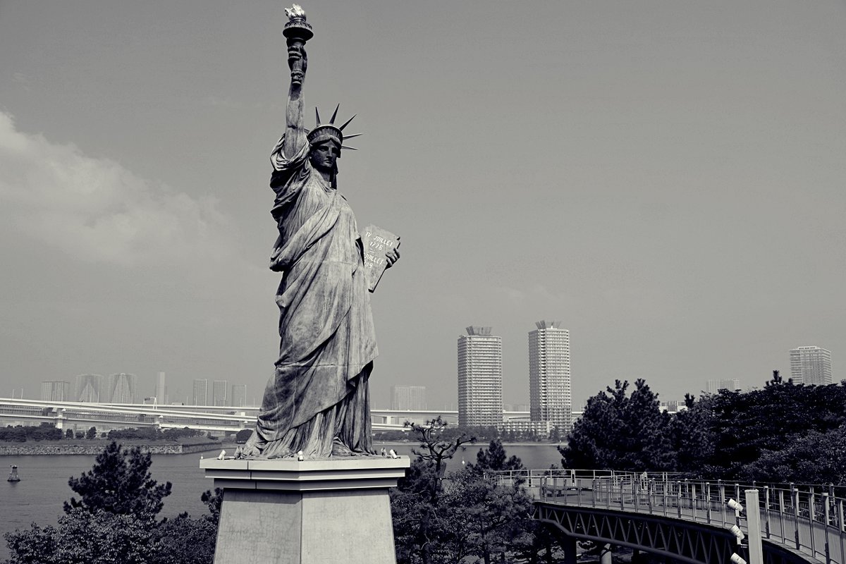 Статуя Свободы oстрова Одайба Токио - wea *