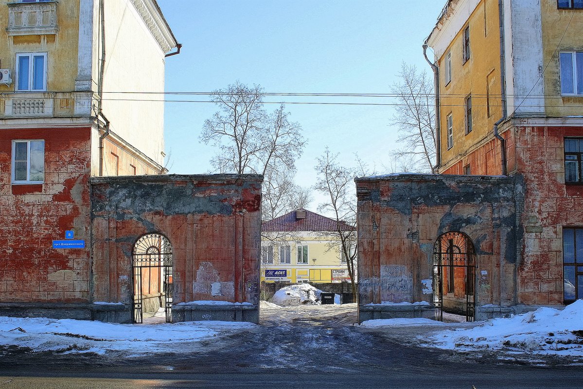 Городские виды старых стен - Николай Масляев