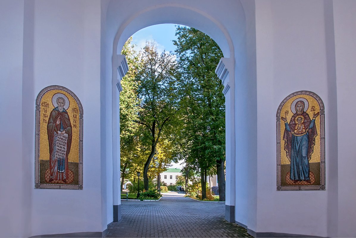 Свято-Тихонов монастырь - Нина Агаева