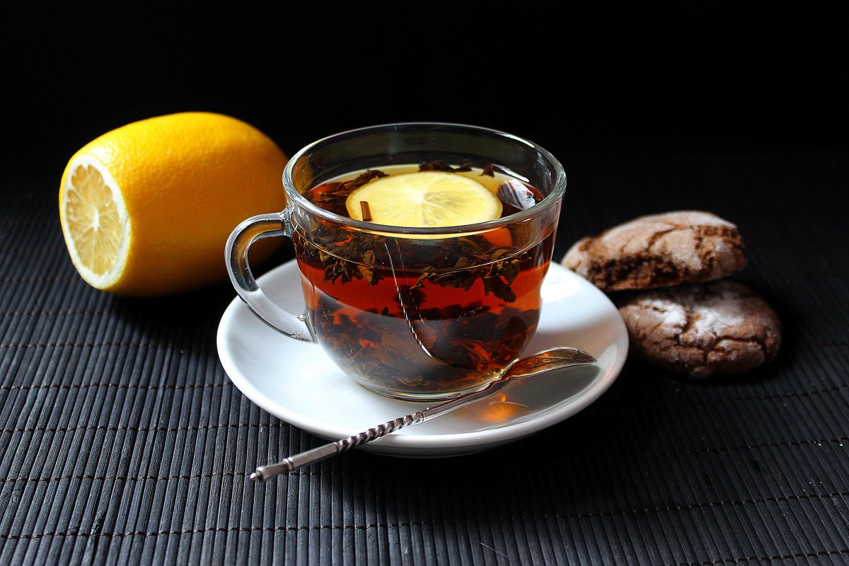Крепкий чай с лимоном - Валерий Хинаки