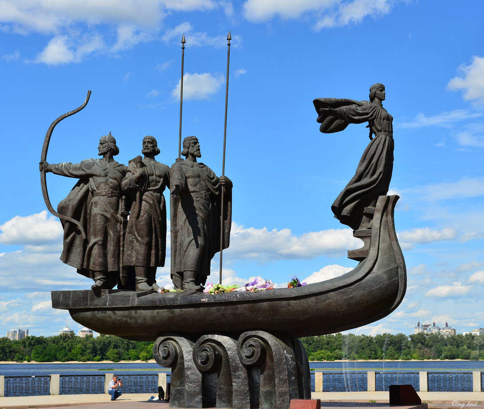 Памятник легендарным основателям Киева - Тамара Бедай 