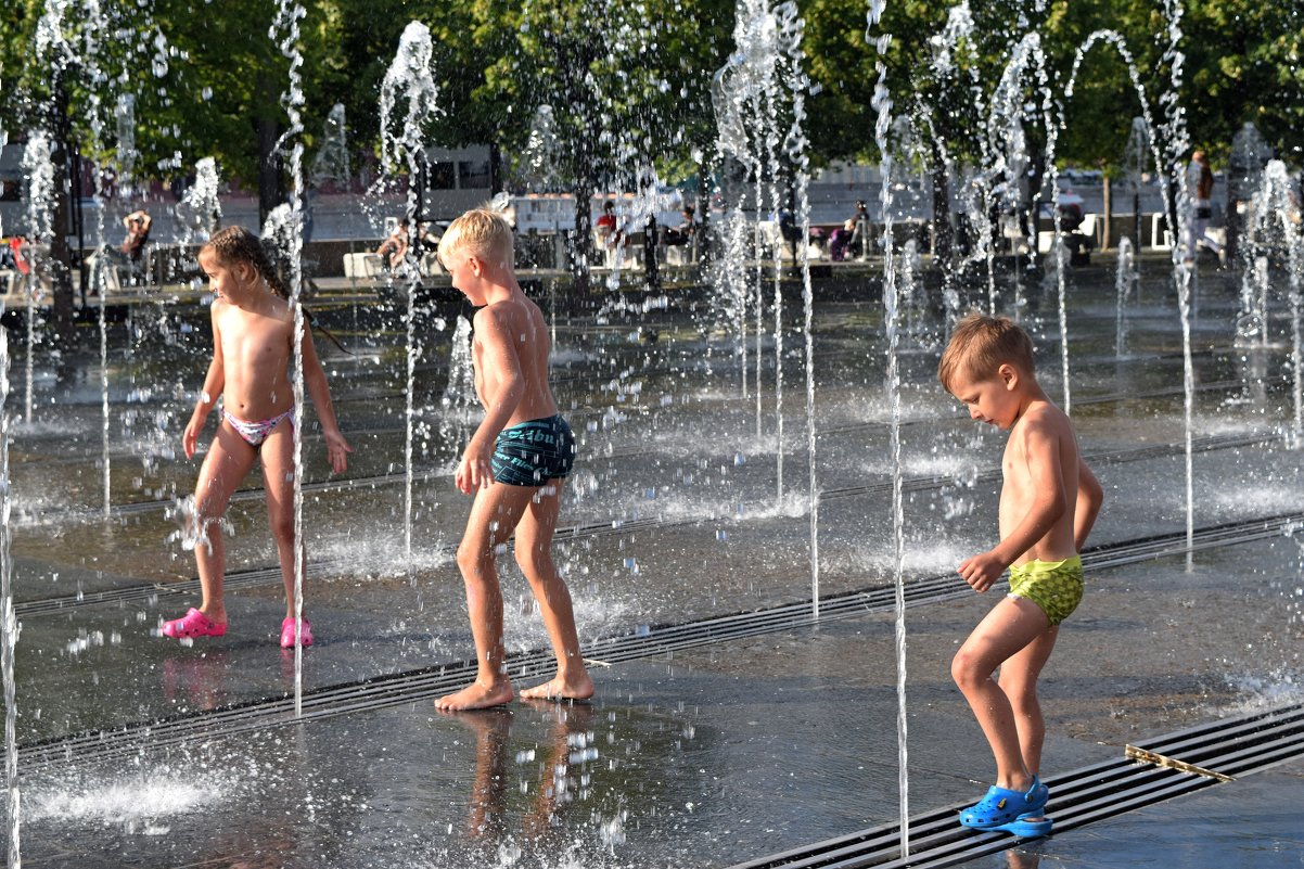Пешеходный фонтан в парке «Музеон» всем на радость. - Татьяна Помогалова