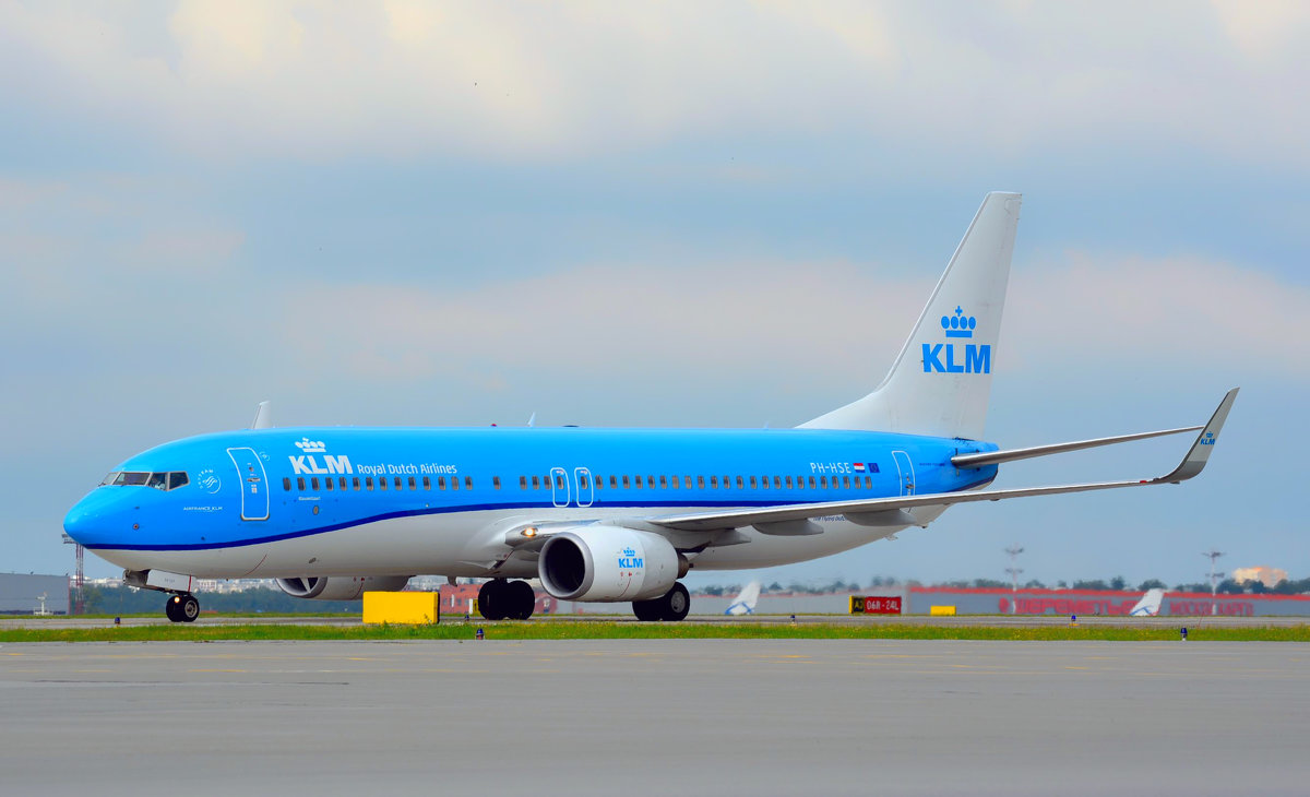 KLM - Kylie Row