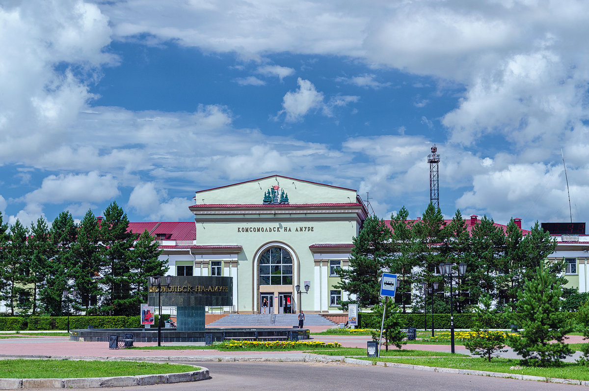 Железнодорожный вокзал. - Виктор Иванович Чернюк