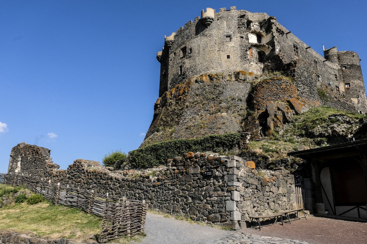 Замок Мюрол (Murol), регион Овернь (Auvergne) (2) - Георгий А