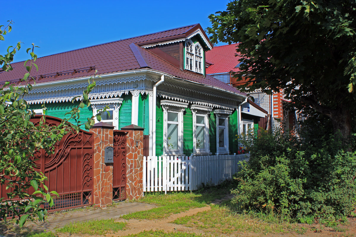 Домик окнами в сад - Евгений 