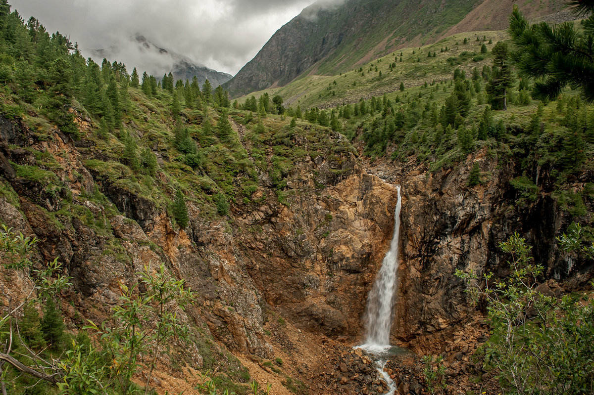 Водопад в горах - Сергей Герасимов