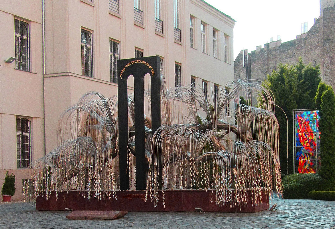 Плакучая ива в Большой синагоге, г. Будапешт Венгрия - Tamara *