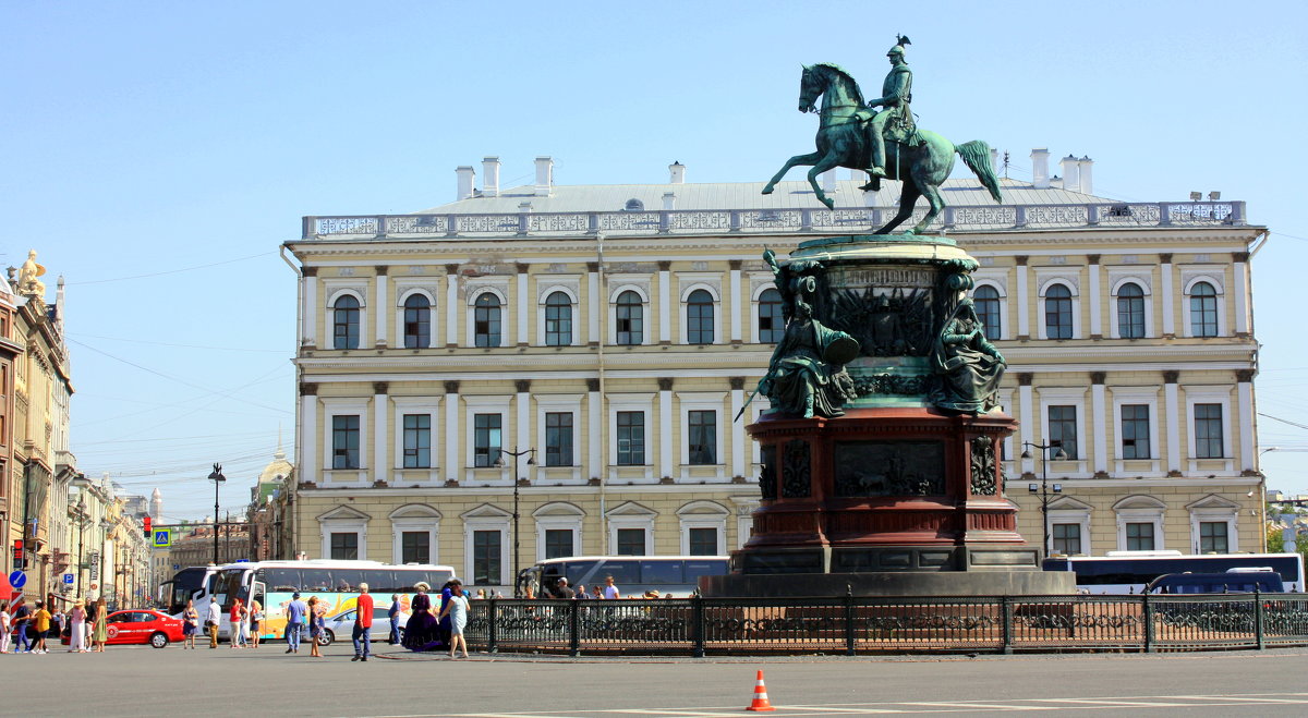 САНКТ-ПЕТЕРБУРГ, АВГУСТ - Николай Гренков