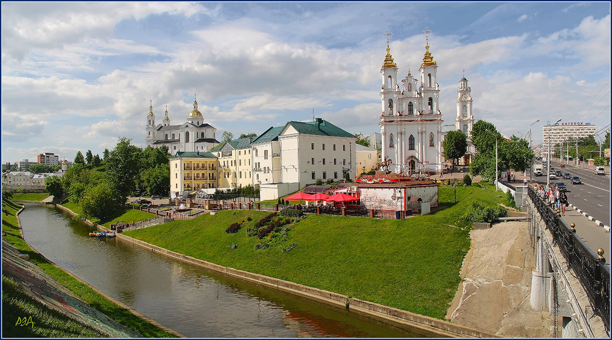 *** - Роланд Дубровский