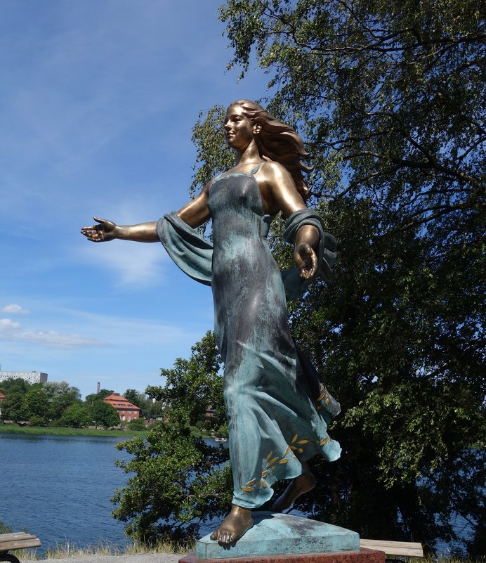 Скульптура в парке Стокгольма - Елена 