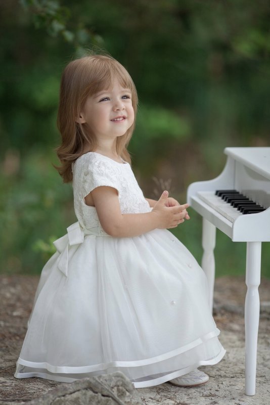 Маленькая пианистка - Maja 