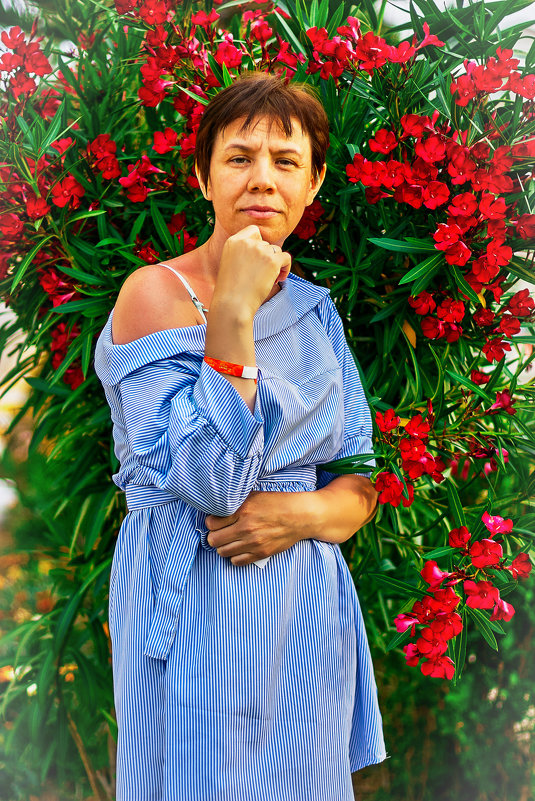 Женский портрет в цветах - Булат 