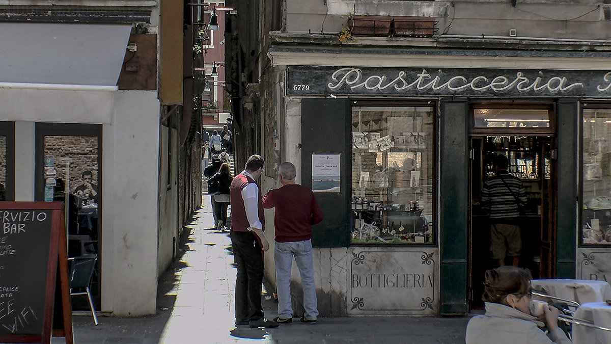 Venezia.Venezia. Pasticceria in Campo Santi Giovanni e Paolo. - Игорь Олегович Кравченко